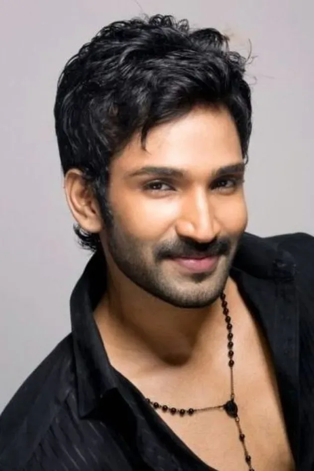 Cover image for Aadhi Pinisetty
