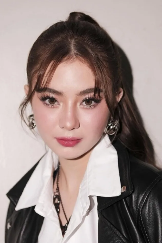 Fyang Smith photo