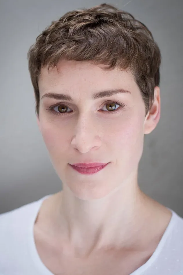 صورة الغلاف لـ Helen Bradbury