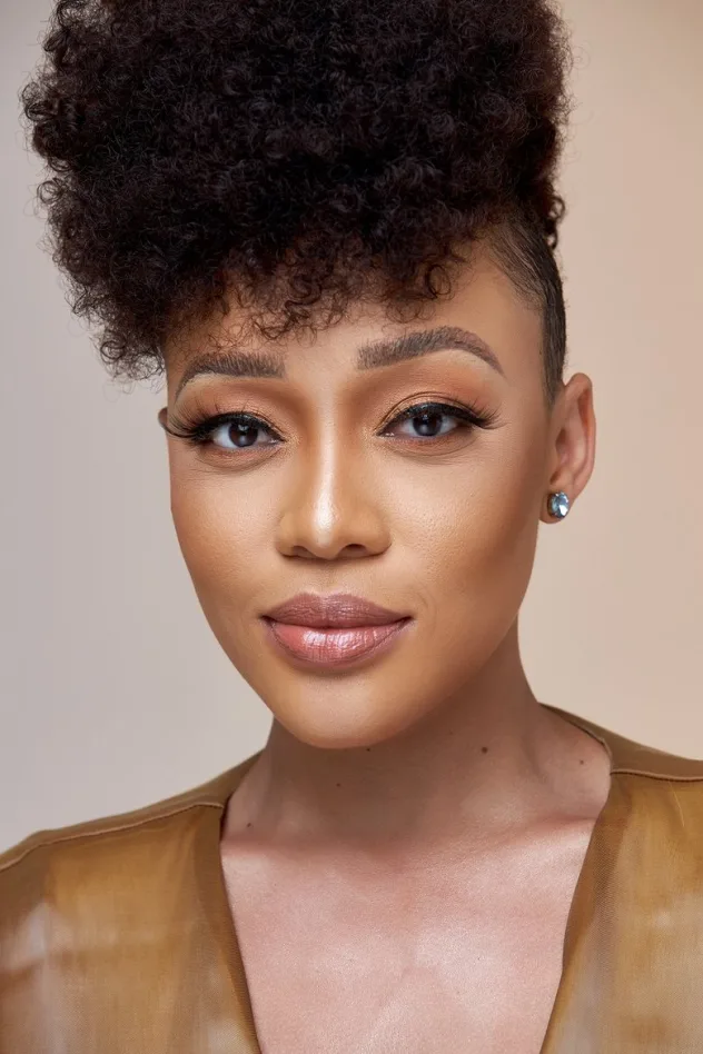 foto de Thando Thabethe