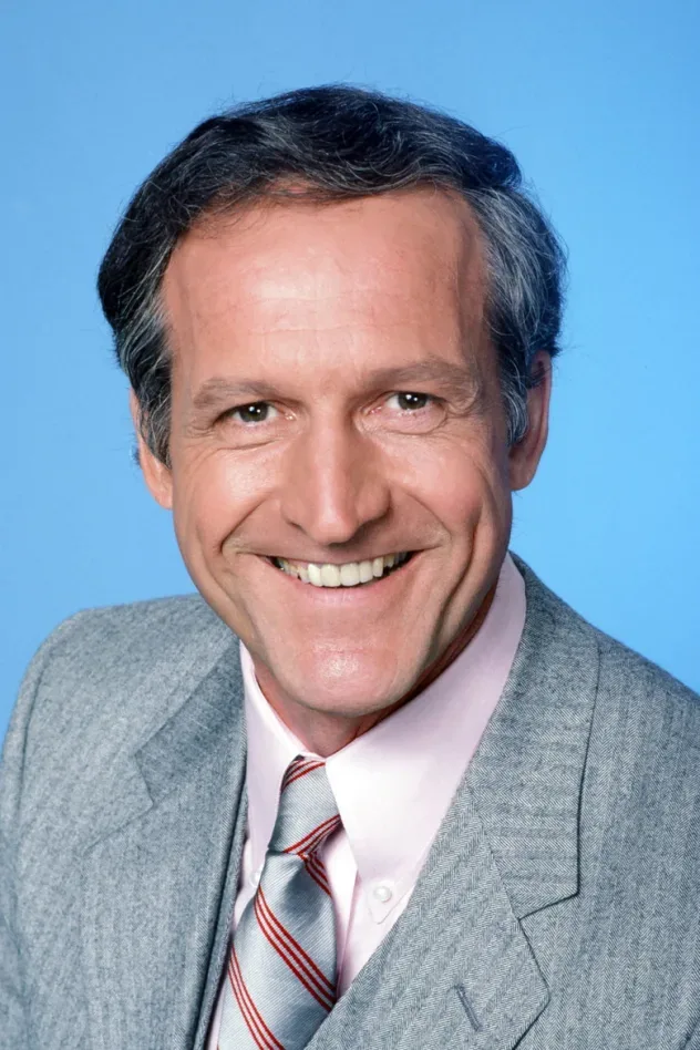Daniel J. Travanti için kapak görseli