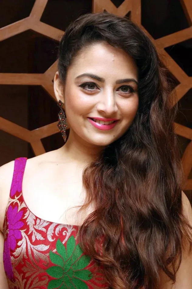 صورة الغلاف لـ Zoya Afroz