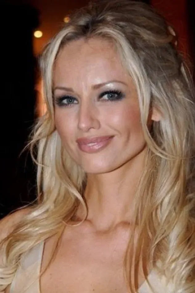 Обложка для Adriana Karembeu