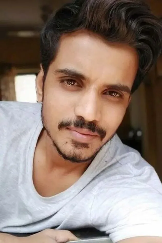 صورة الغلاف لـ Aasif Khan