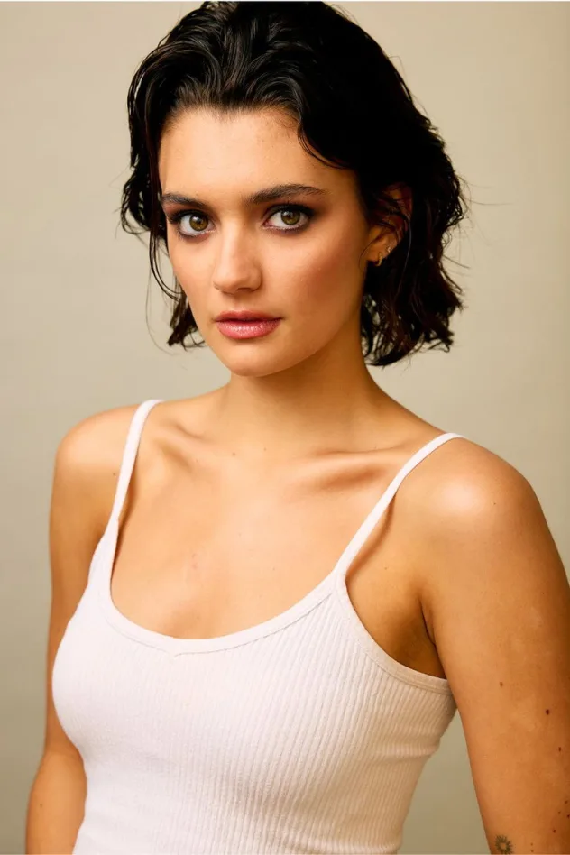 Eva Carlton photo