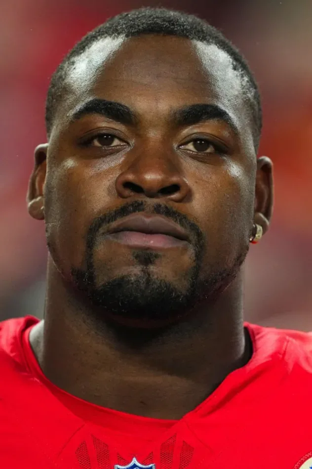 Imagen de portada para Chris Jones