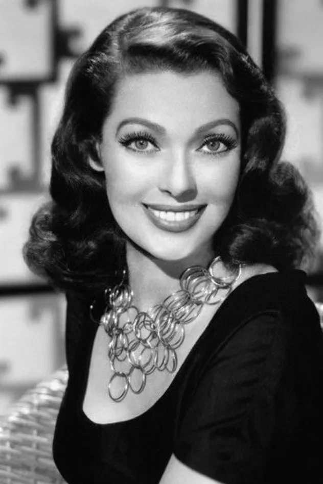 Cover image for Loretta Young