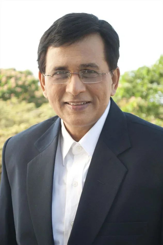 Dinesh Kaushik için kapak görseli
