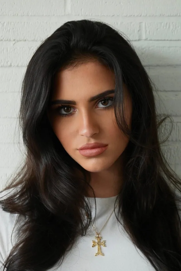 صورة Annie Bezikian