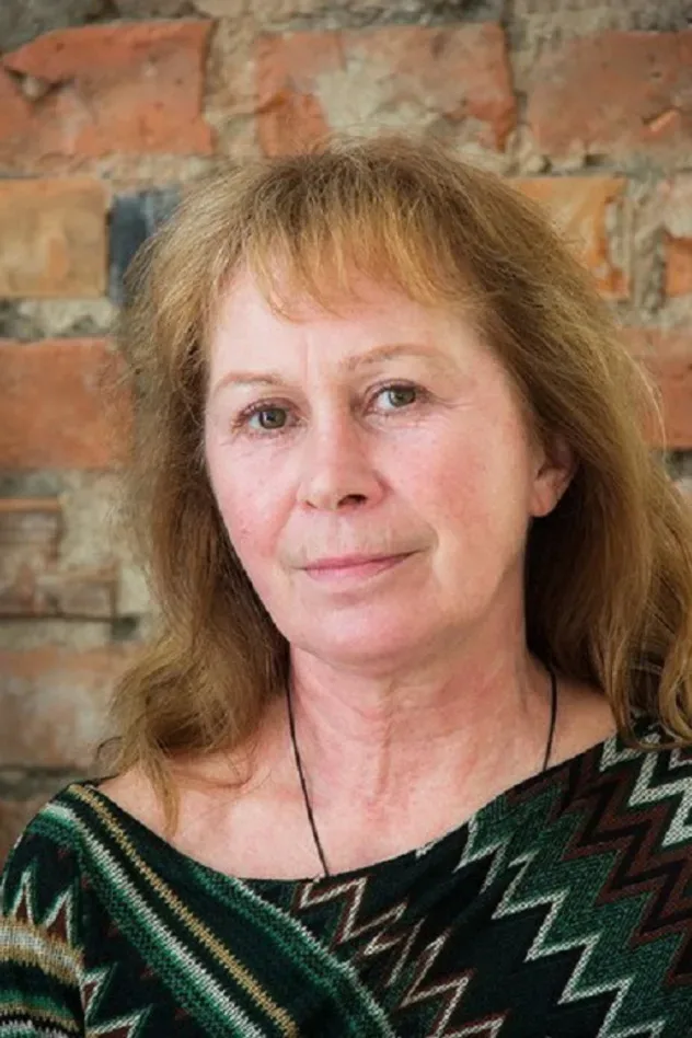 Elena Lozhkina için kapak görseli