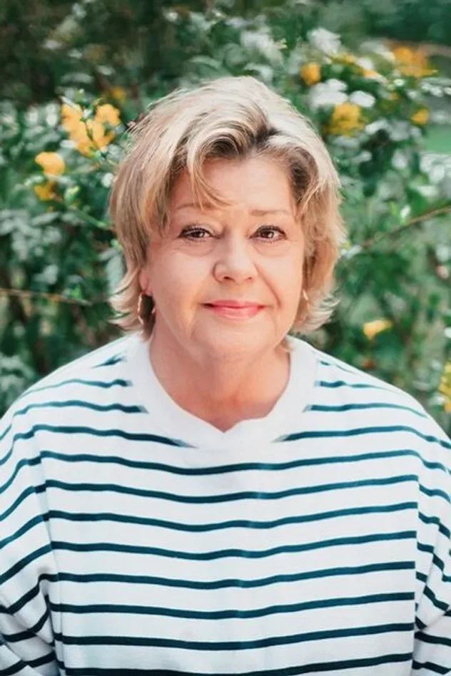 Обложка для Madeleine Vester