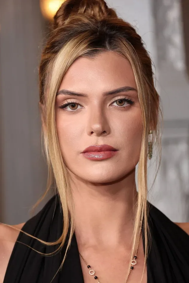 Alissa Violet için kapak görseli