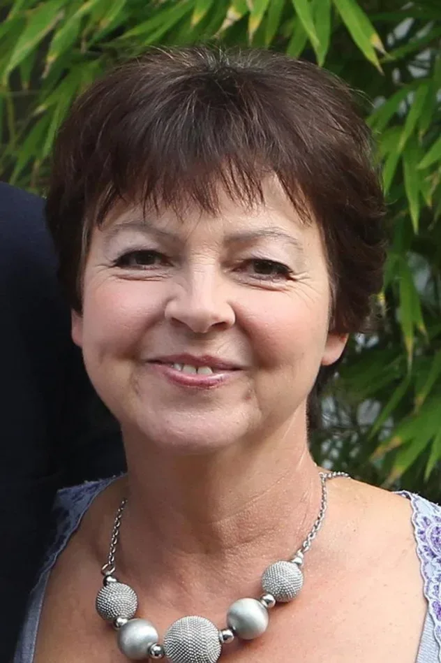 Imagen de portada para Tessa Peake-Jones