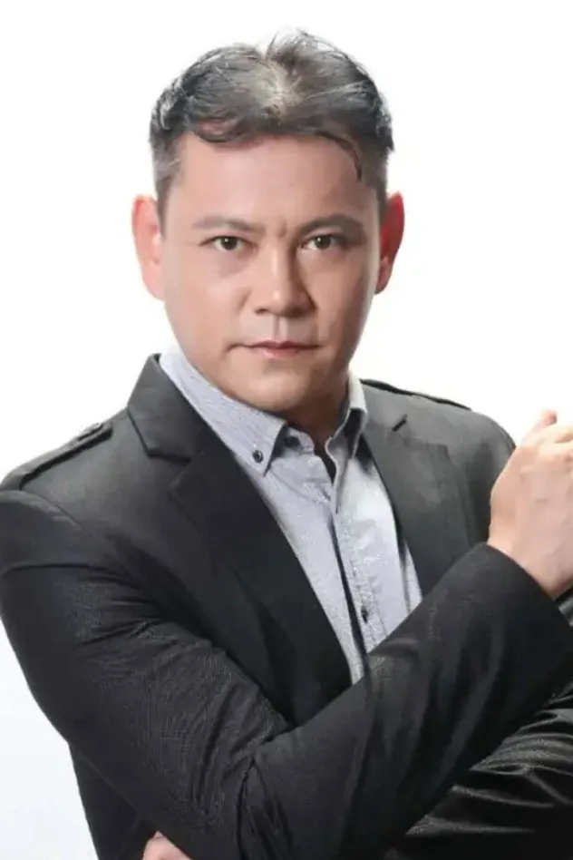фото Luo Ai Xin