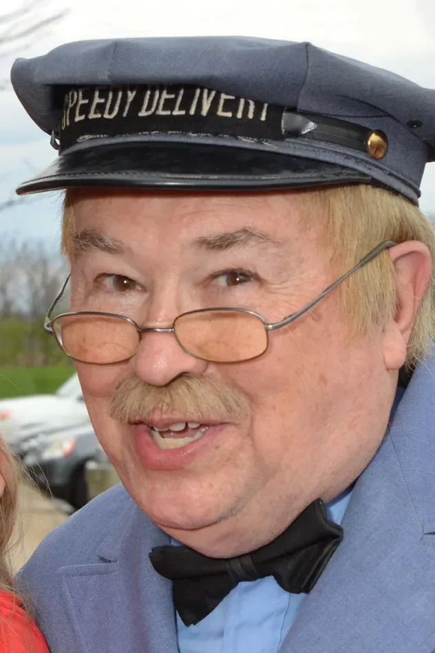 Imagen de portada para David Newell