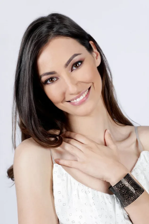 Imagen de portada para Raluca Aprodu
