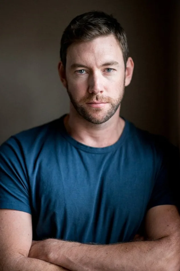 Lee Jones fotoğrafı