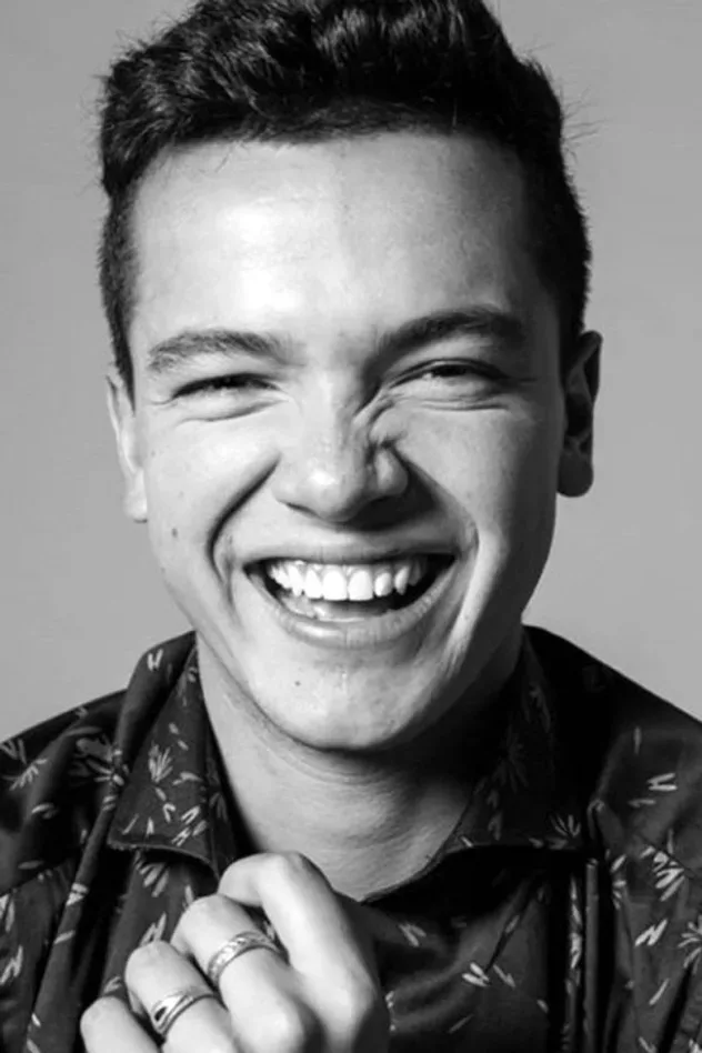 Обложка для Sebastián Athié