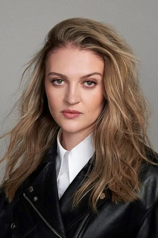 Cover image for Lara Peake