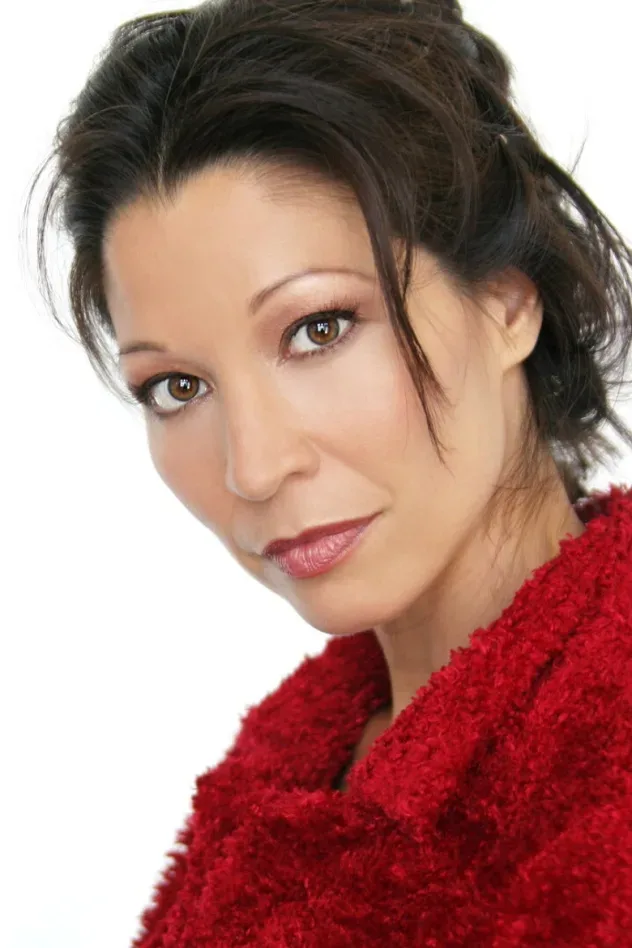 صورة الغلاف لـ Charmaine Cruz