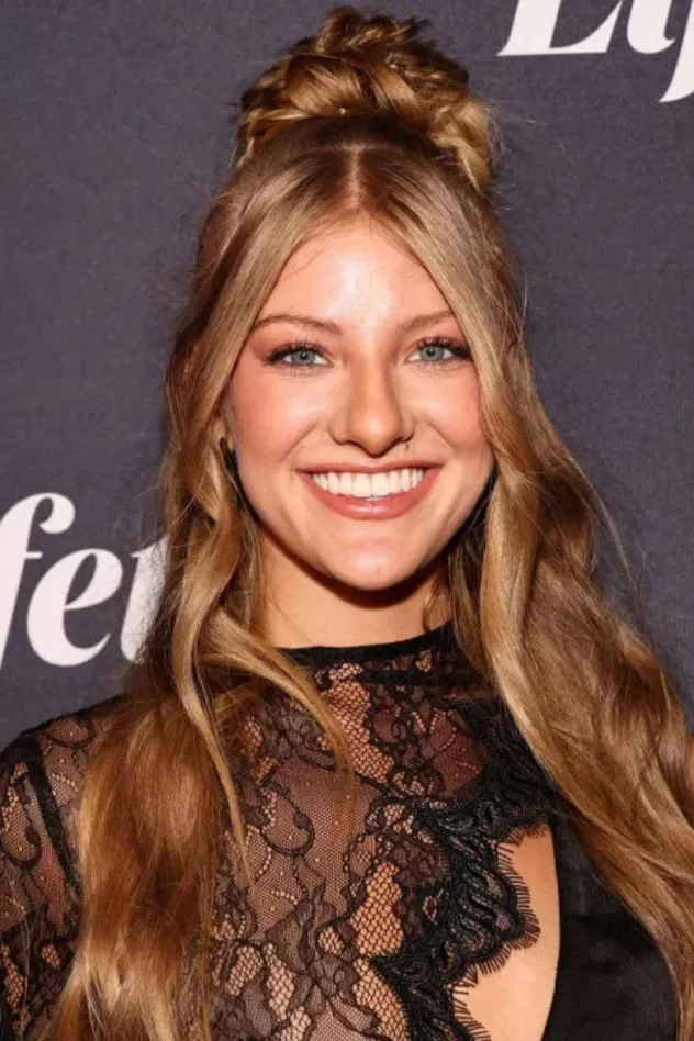 Обложка для Paige Hyland