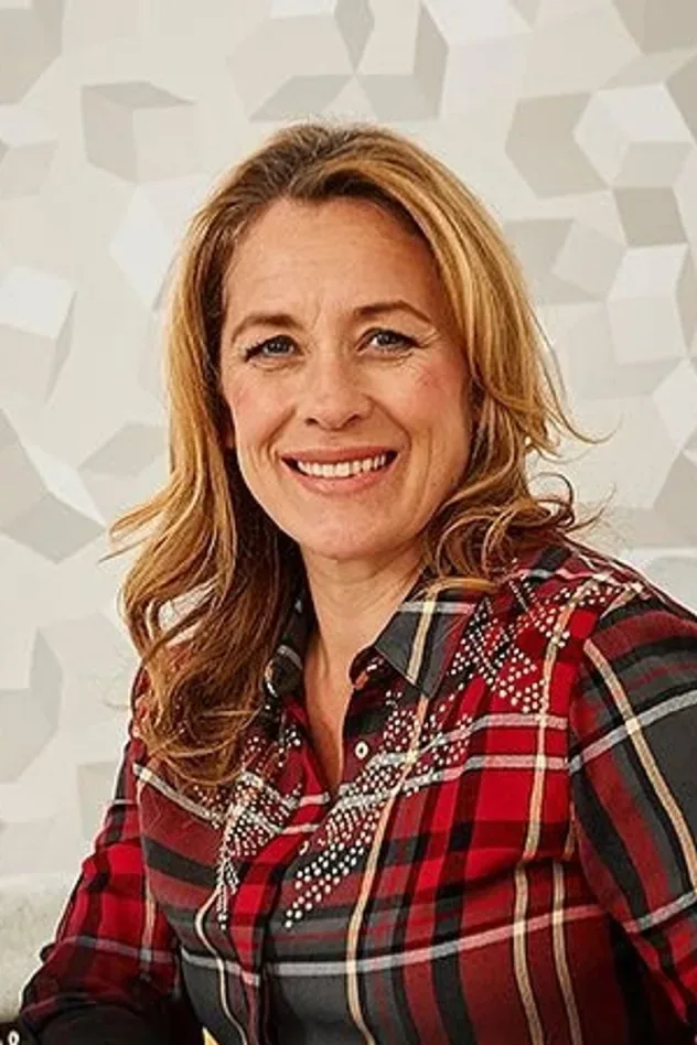 Обложка для Sarah Beeny
