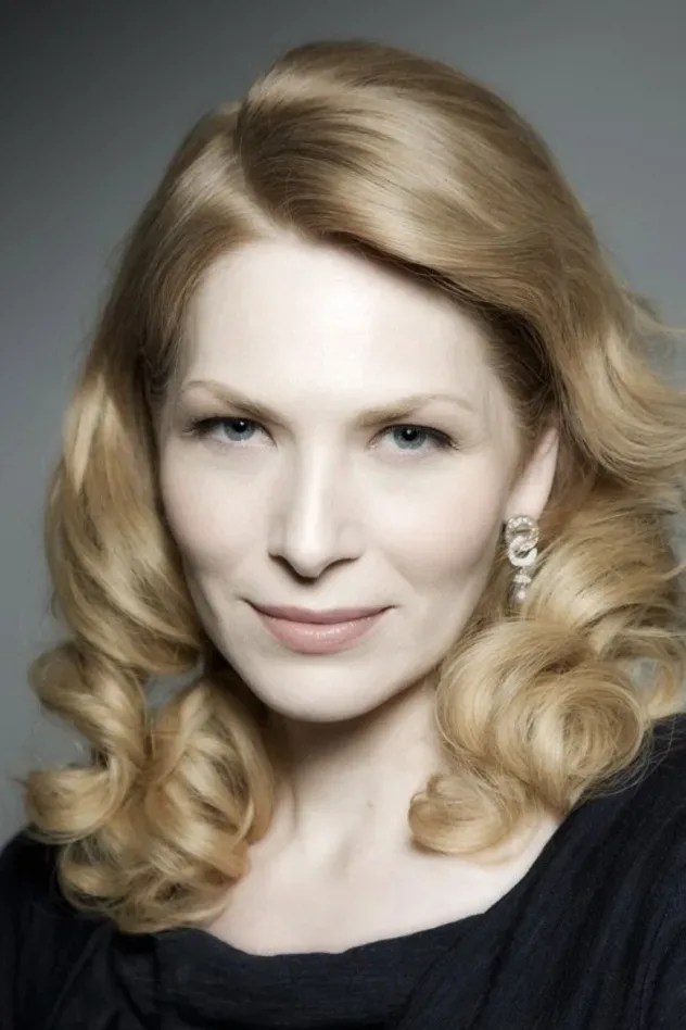 Обложка для Nadia Cameron-Blakey