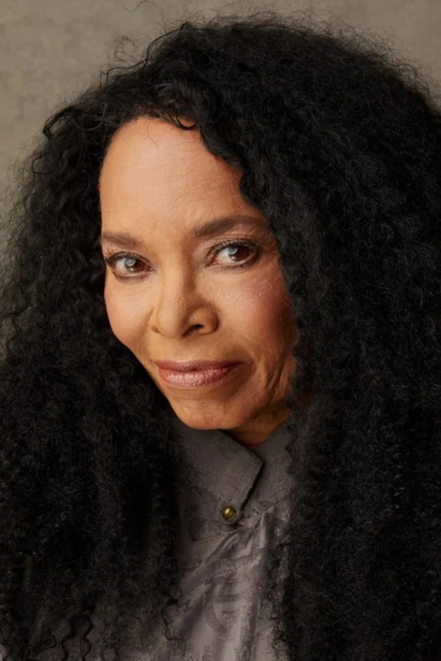 Tina Andrews