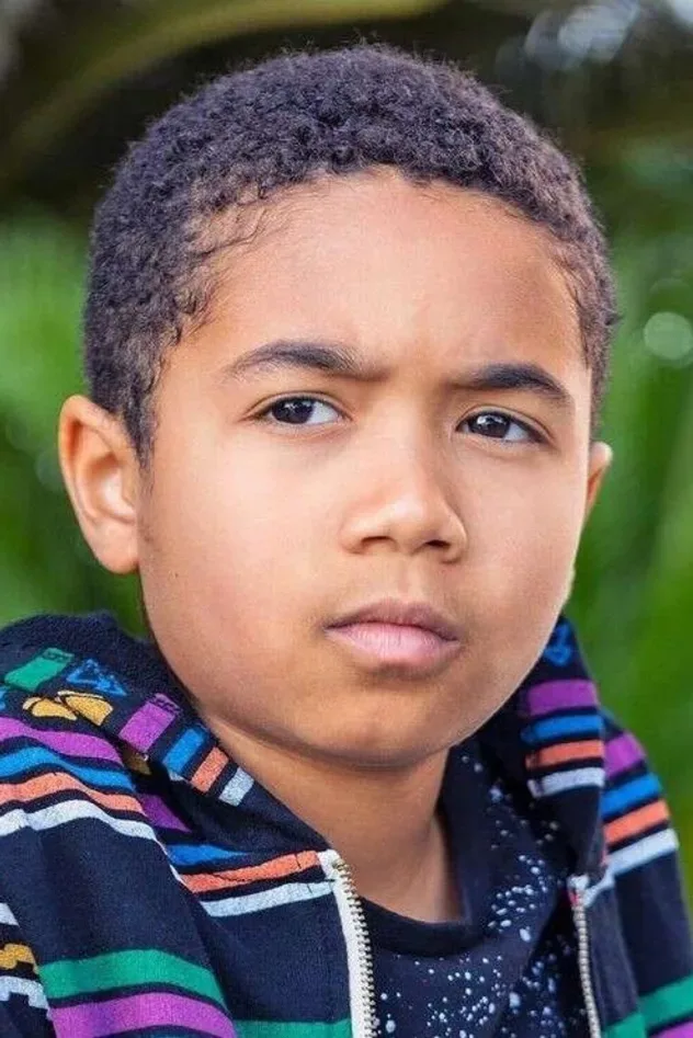 صورة الغلاف لـ Ethan Hutchison