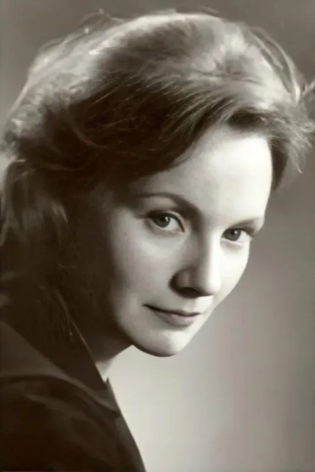 صورة الغلاف لـ Dilys Hamlett