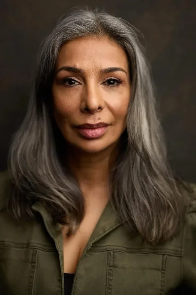 Обложка для Shobna Gulati