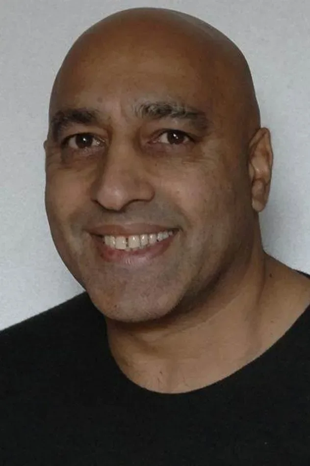 Imagen de portada para Moey Hassan