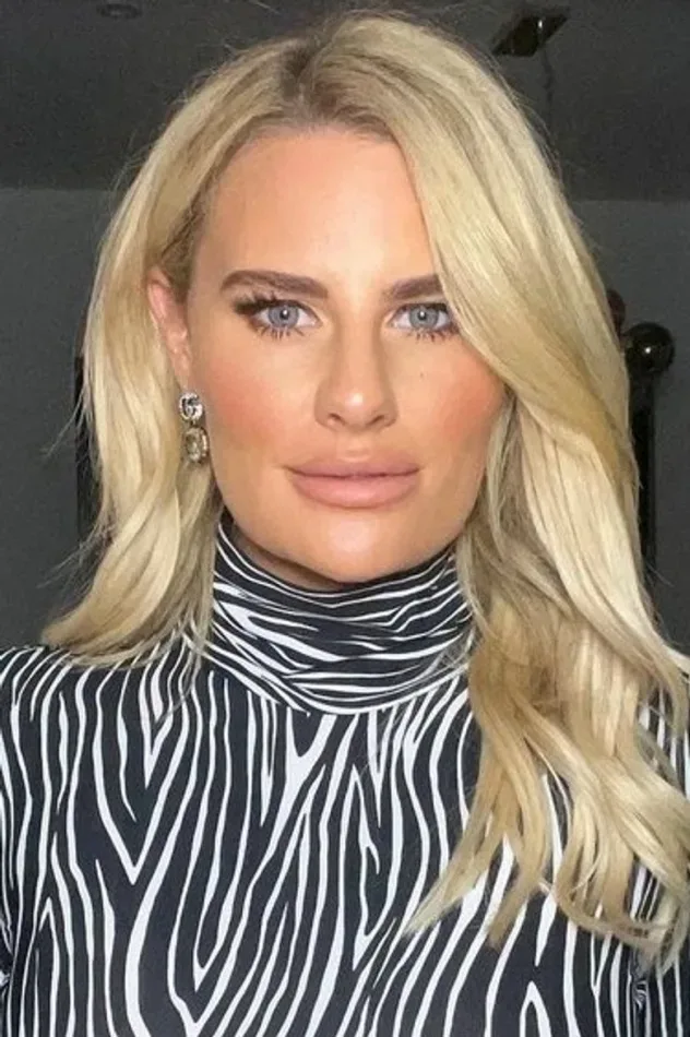 Imagen de portada para Danielle Armstrong