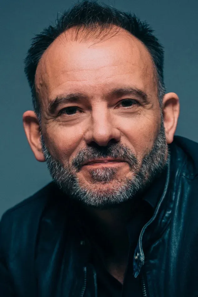 Cover image for Matthew Warchus