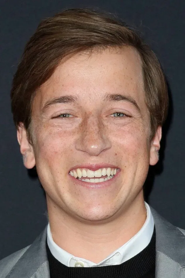 Обложка для Skyler Gisondo