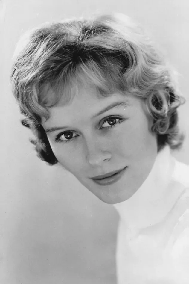 Обложка для Virginia McKenna