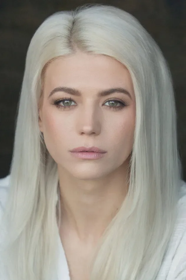 صورة الغلاف لـ Danielle Harold