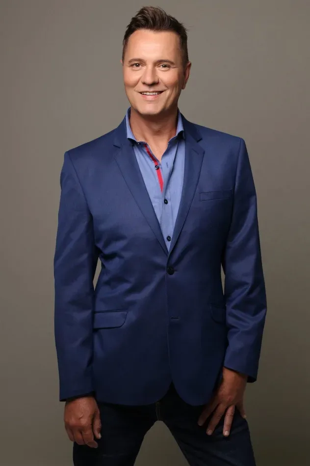 Обложка для Hannes van Wyk