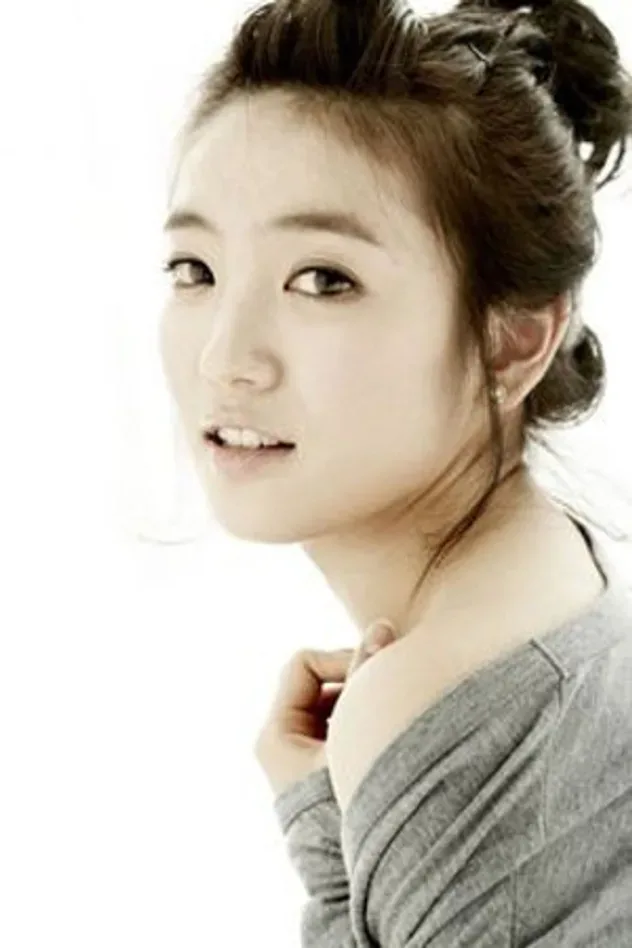 Cover image for Ahn Ji-hyun