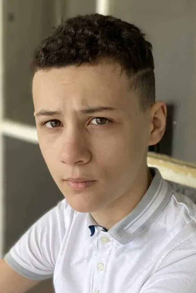 Обложка для Elyes Aguis