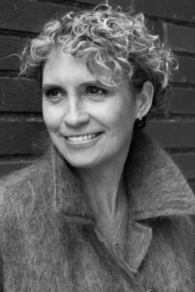 Обложка для Fiona Gillies