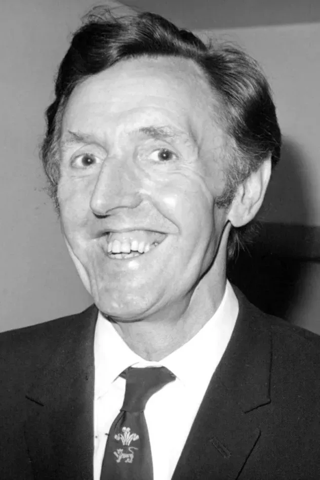 Обложка для Cardew Robinson