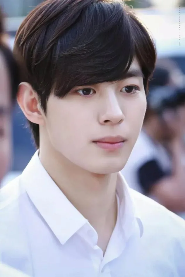 Lee Hong-bin için kapak görseli