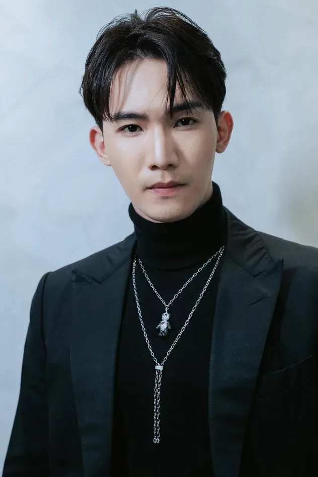 Cover image for Ray Yang