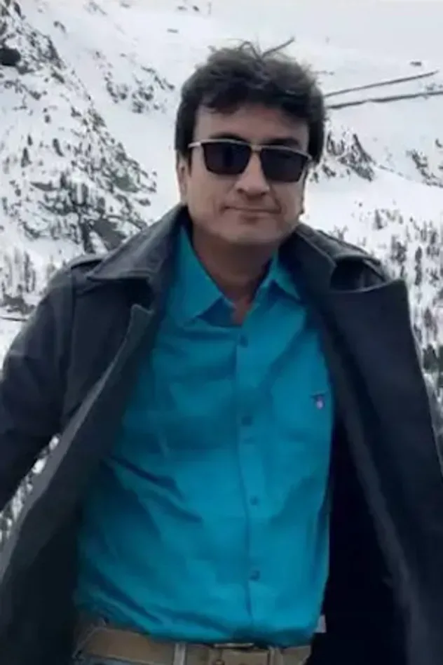 صورة الغلاف لـ Amit Bhatt