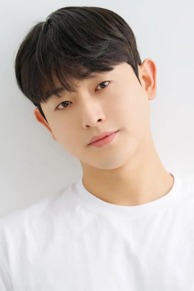 Cover image for 김건호