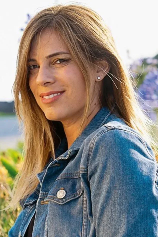 Обложка для Mercedes Scápola