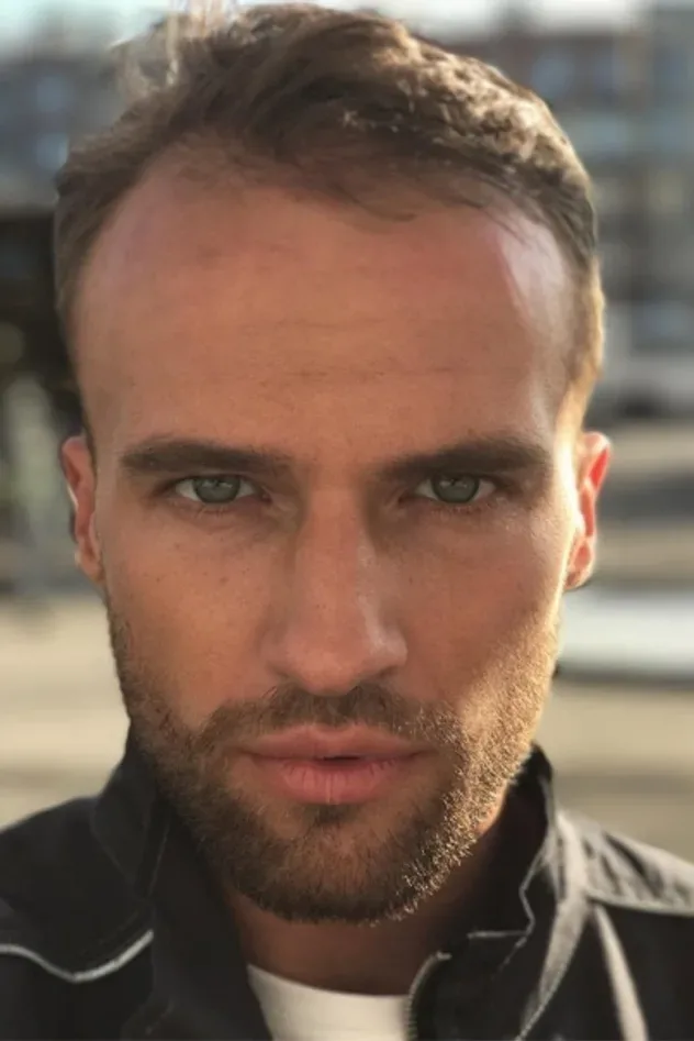 صورة الغلاف لـ Egor Zakhovaev
