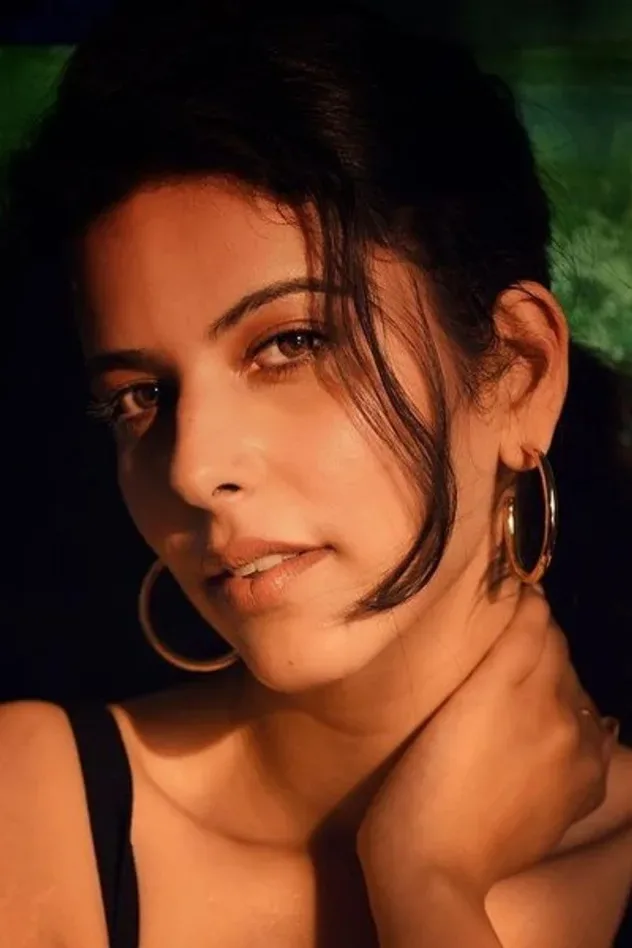 Обложка для Saloni Khanna
