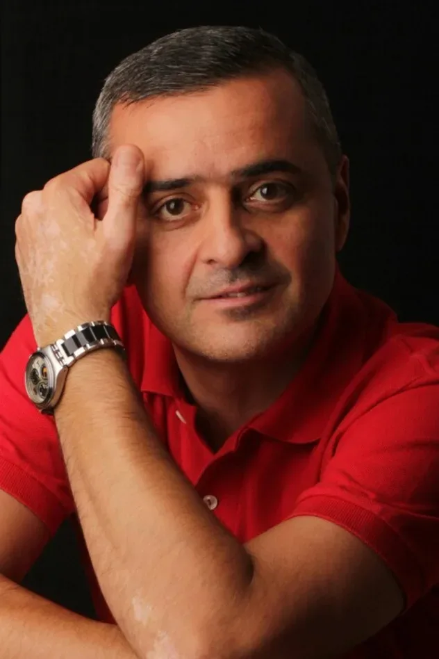 Elman Rəfiyev için kapak görseli